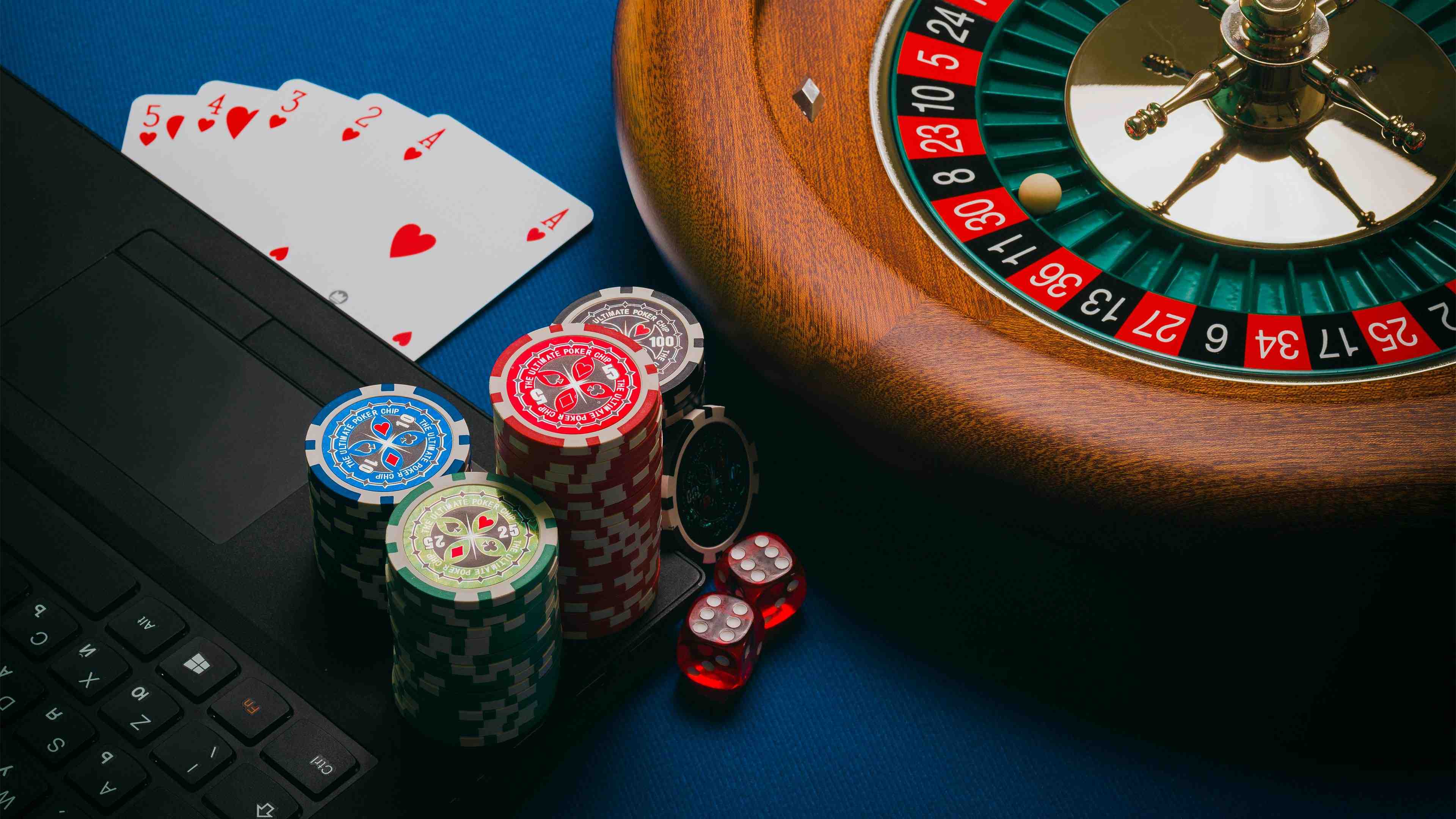 Filipino player checking Lucky World wins and payout records on mobile